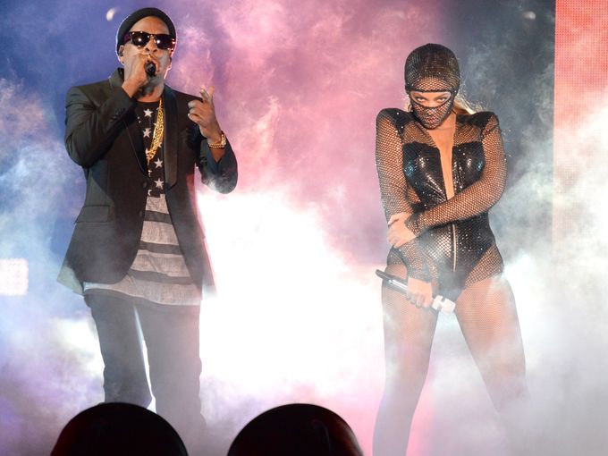 Beyoncé & JAY Z Start “On the Run Tour” in Miami (Video)